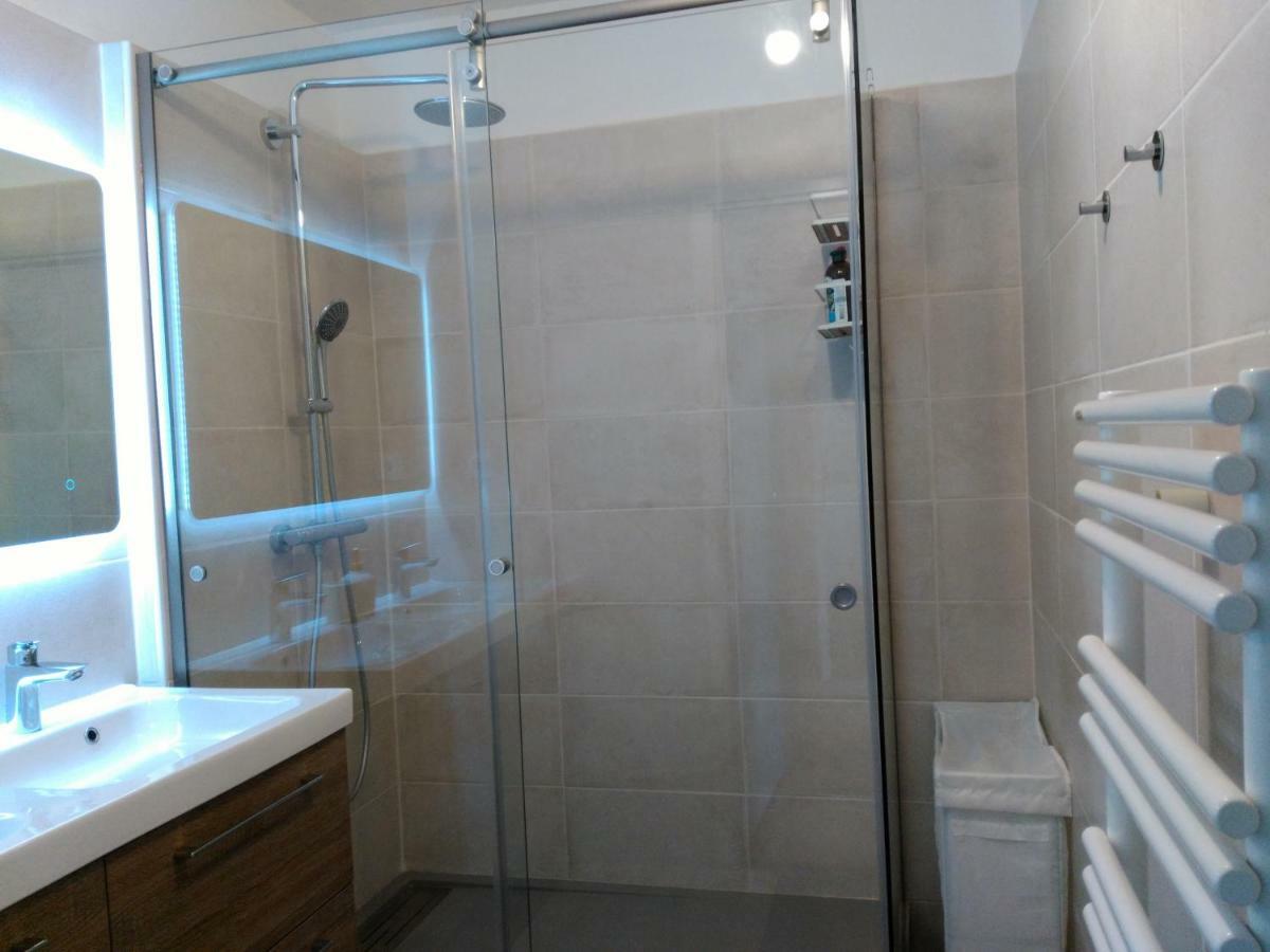 Bel Et Spacieux Appartement De 84 M² Avec Parking Tres Proche Du Metro Garibaldi Lyon Bagian luar foto