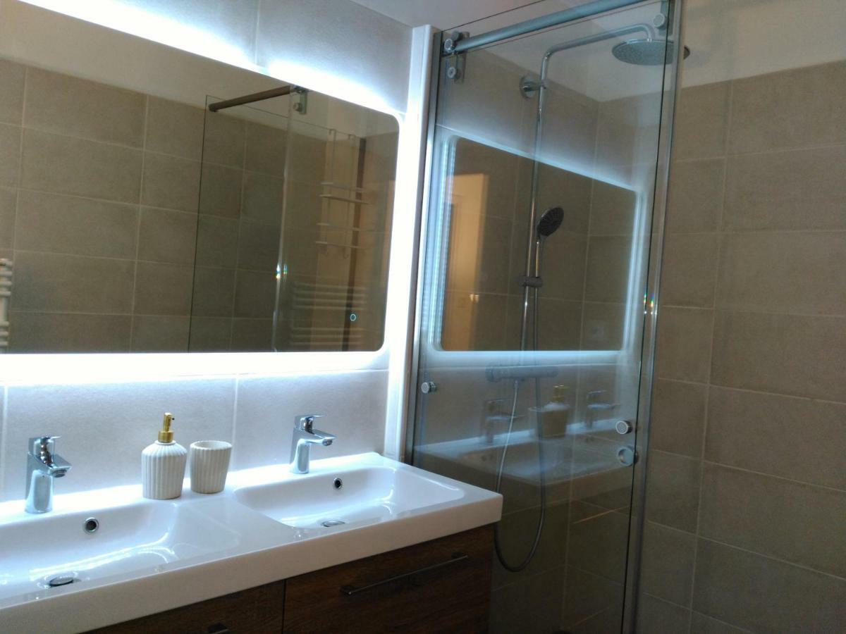 Bel Et Spacieux Appartement De 84 M² Avec Parking Tres Proche Du Metro Garibaldi Lyon Bagian luar foto